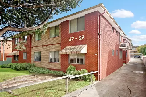 11/37-39 Loch, Campsie Sold by ArthurJames Real Estate (formerly Robert R. Andrews)