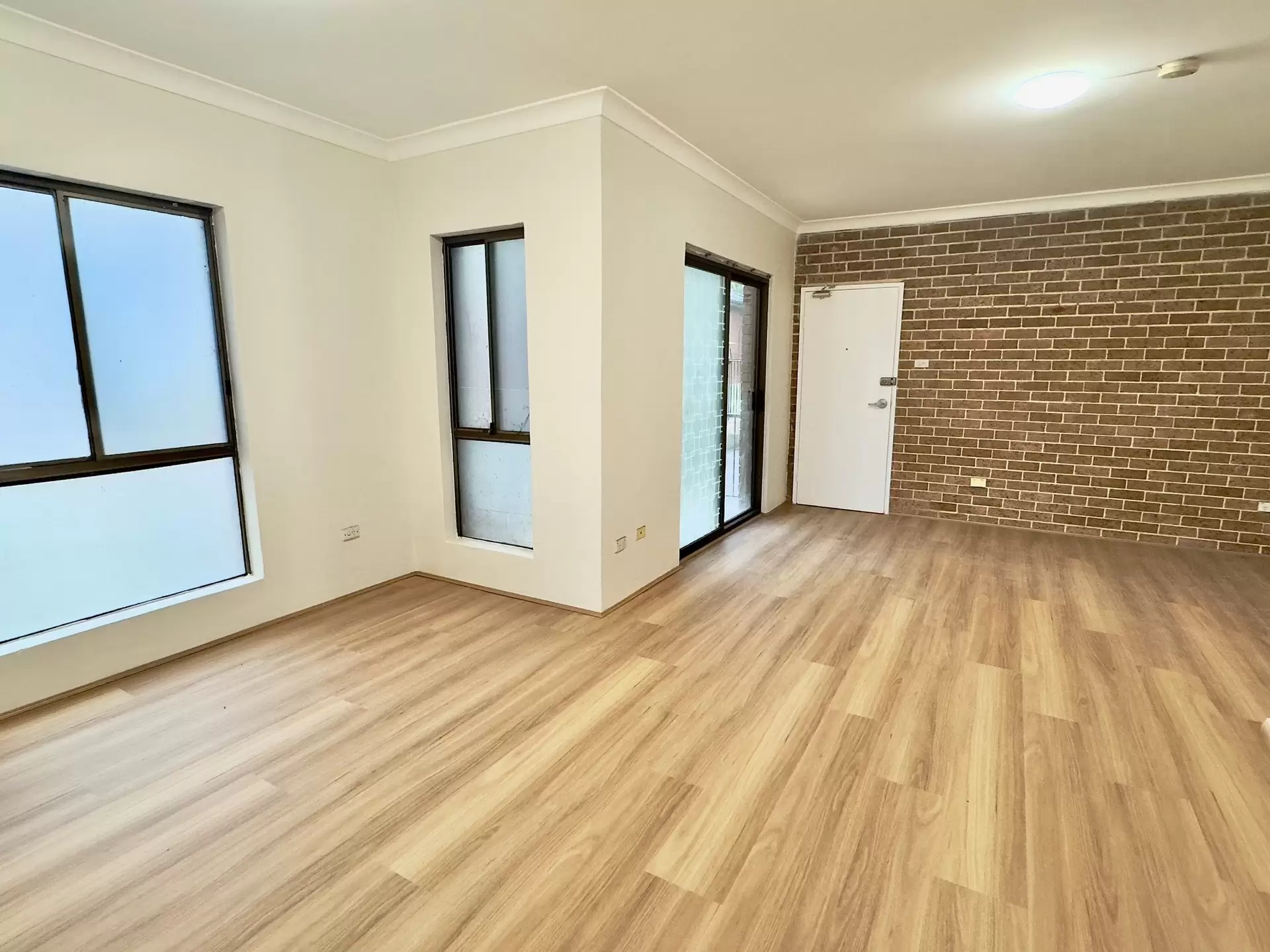 5/71-73 Ninth Avenue, Campsie Leased by ArthurJames Real Estate (formerly Robert R. Andrews) - image 1