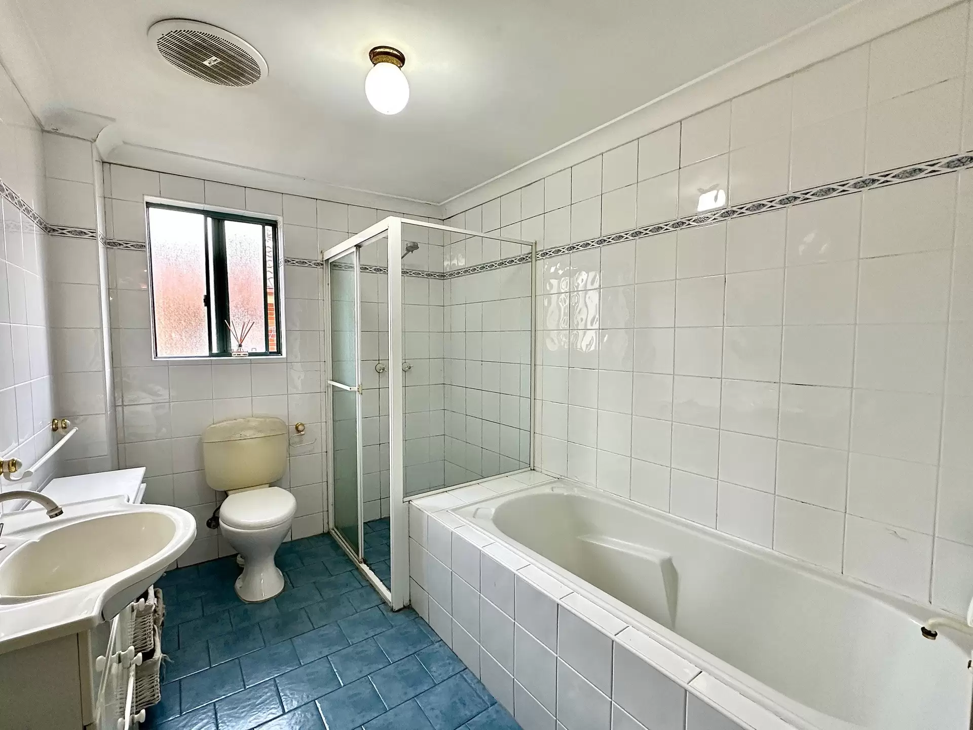 10/31-35 Loftus Street, Campsie Leased by ArthurJames Real Estate (formerly Robert R. Andrews) - image 1