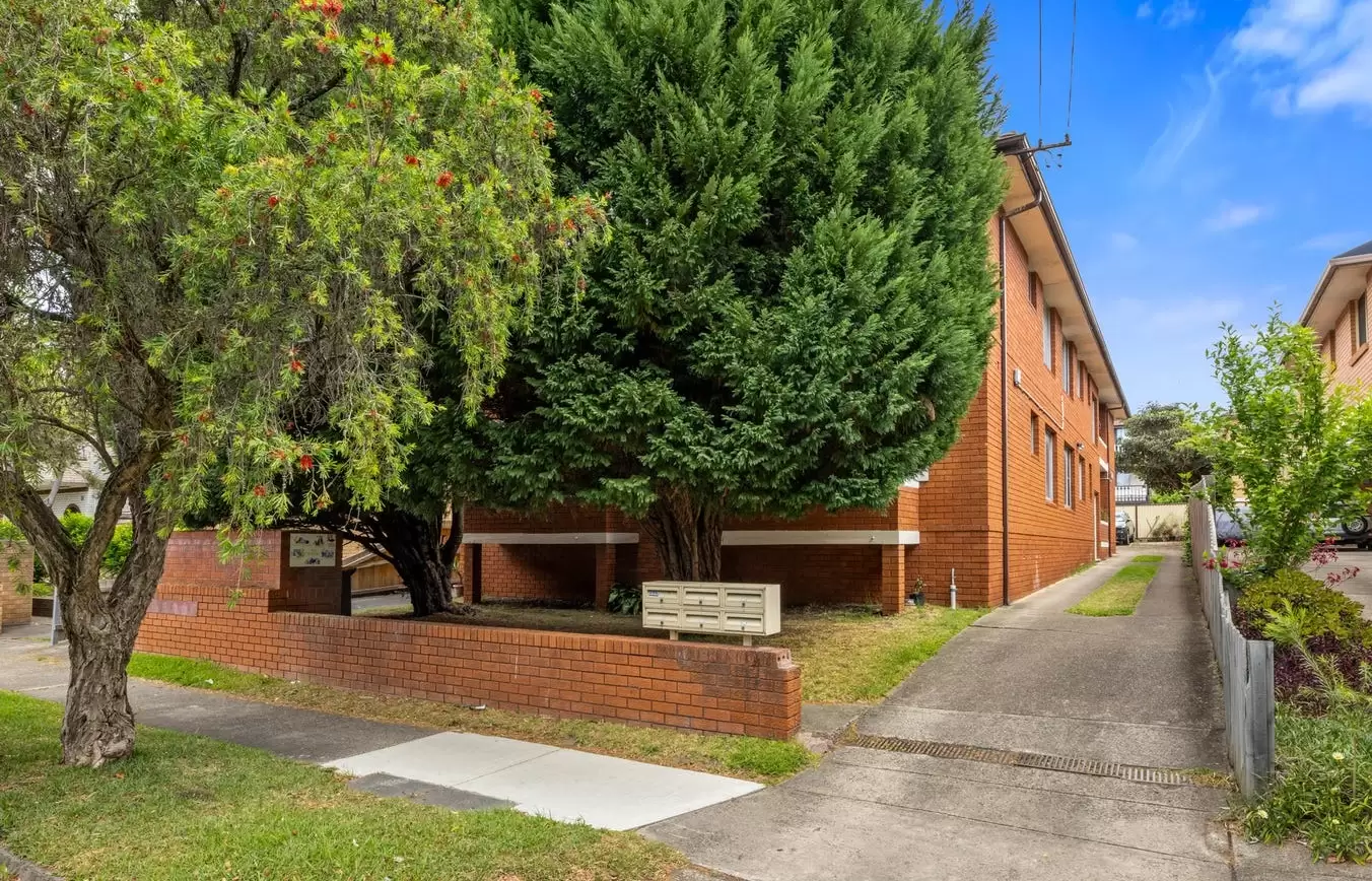 2/27 Park Street, Campsie Leased by ArthurJames Real Estate (formerly Robert R. Andrews) - image 1