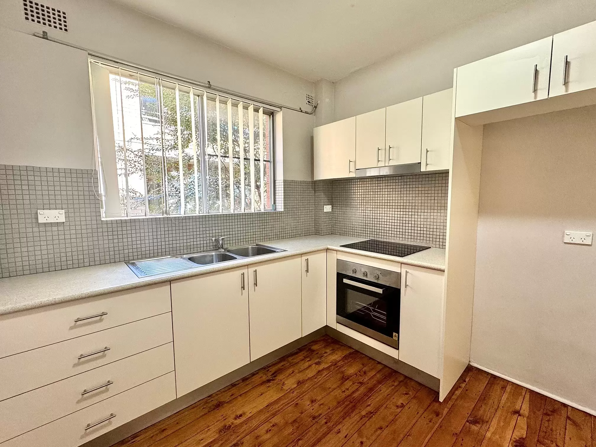 2/27 Park Street, Campsie Leased by ArthurJames Real Estate (formerly Robert R. Andrews) - image 2