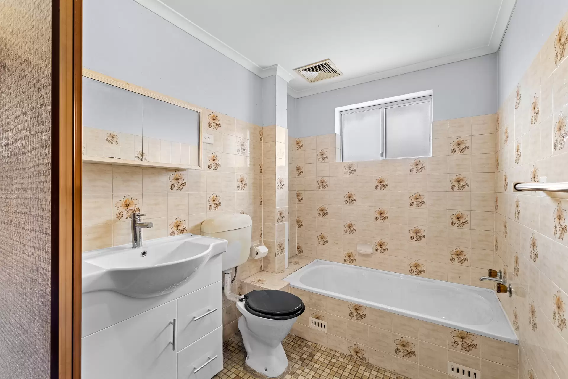 3/31-33 Sixth Avenue, Campsie Sold by ArthurJames Real Estate (formerly Robert R. Andrews) - image 1